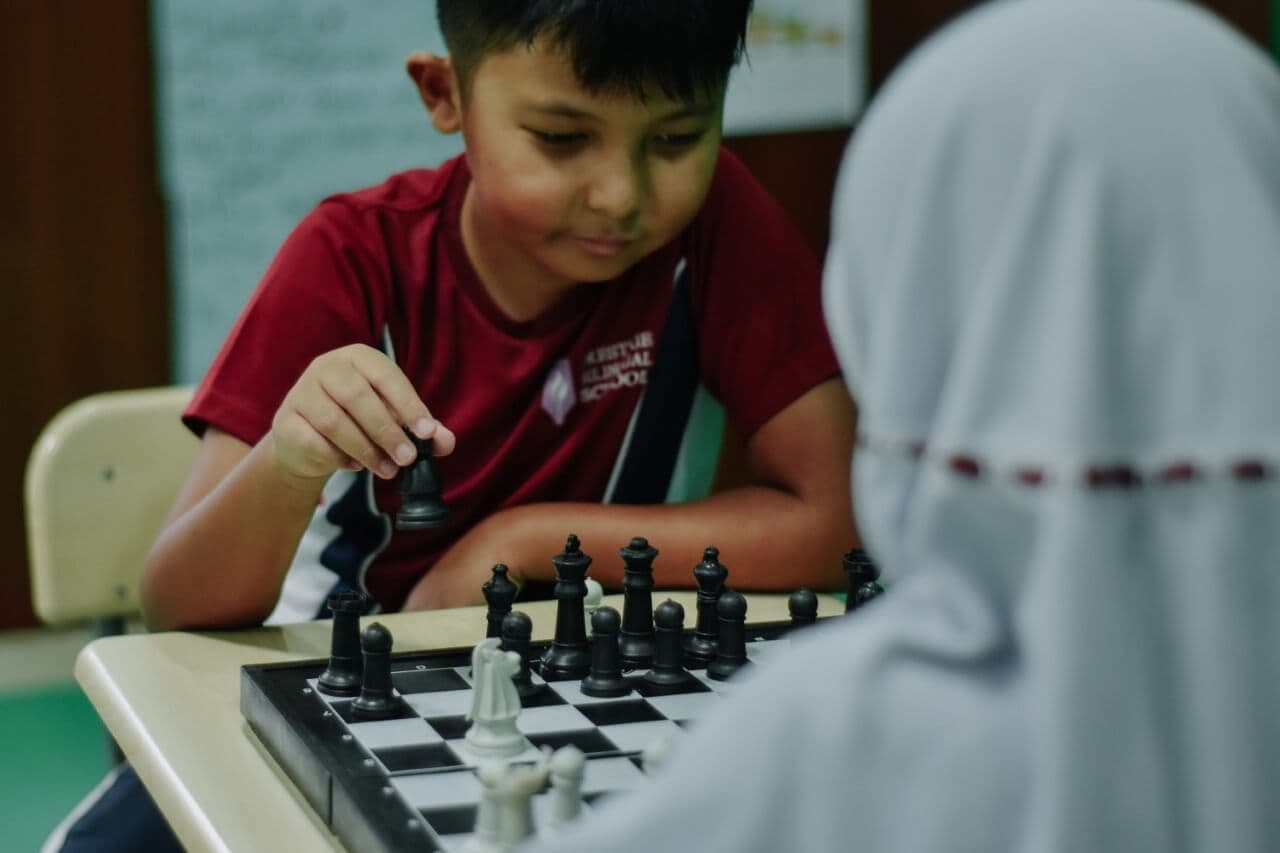 Kegiatan Chess Club di Prestige Bilingual School