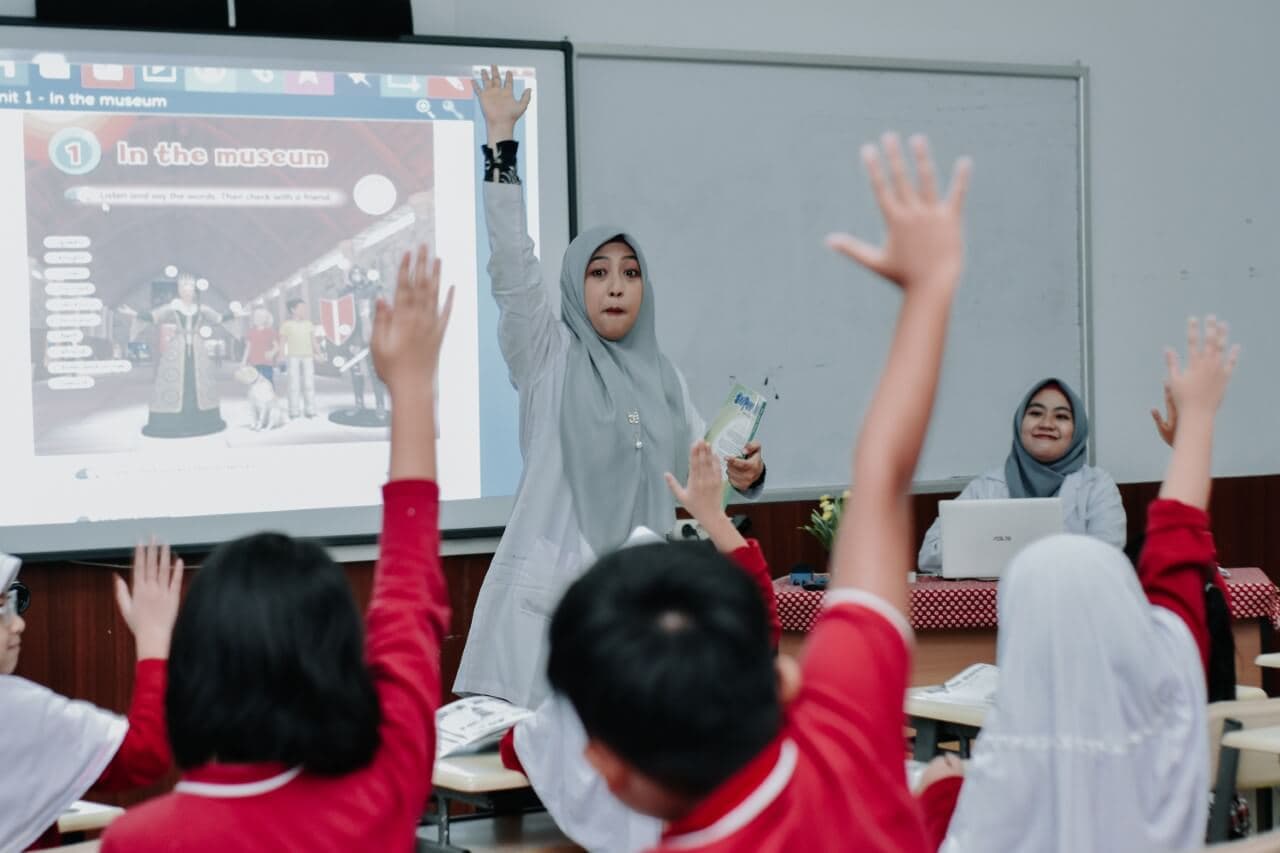 Kegiatan English Club di Prestige Bilingual School