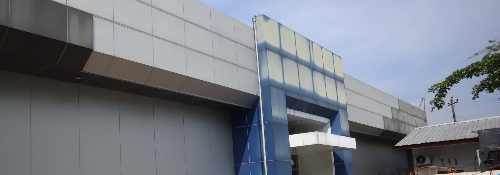 Gedung sekolah di Jl. Bromo No. 224, Medan Denai