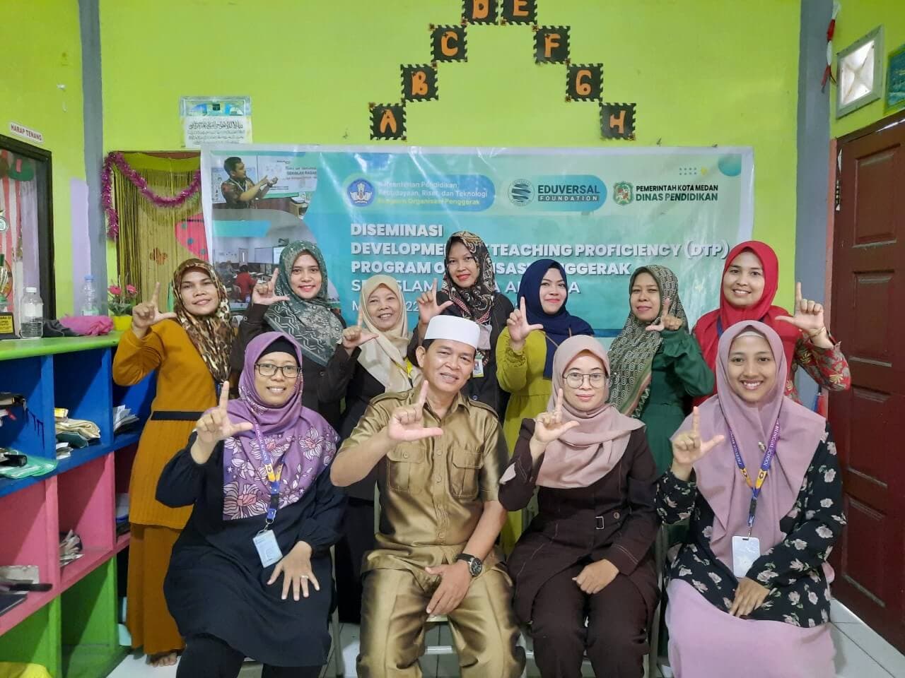 Kegiatan pengembangan guru: Diseminasi